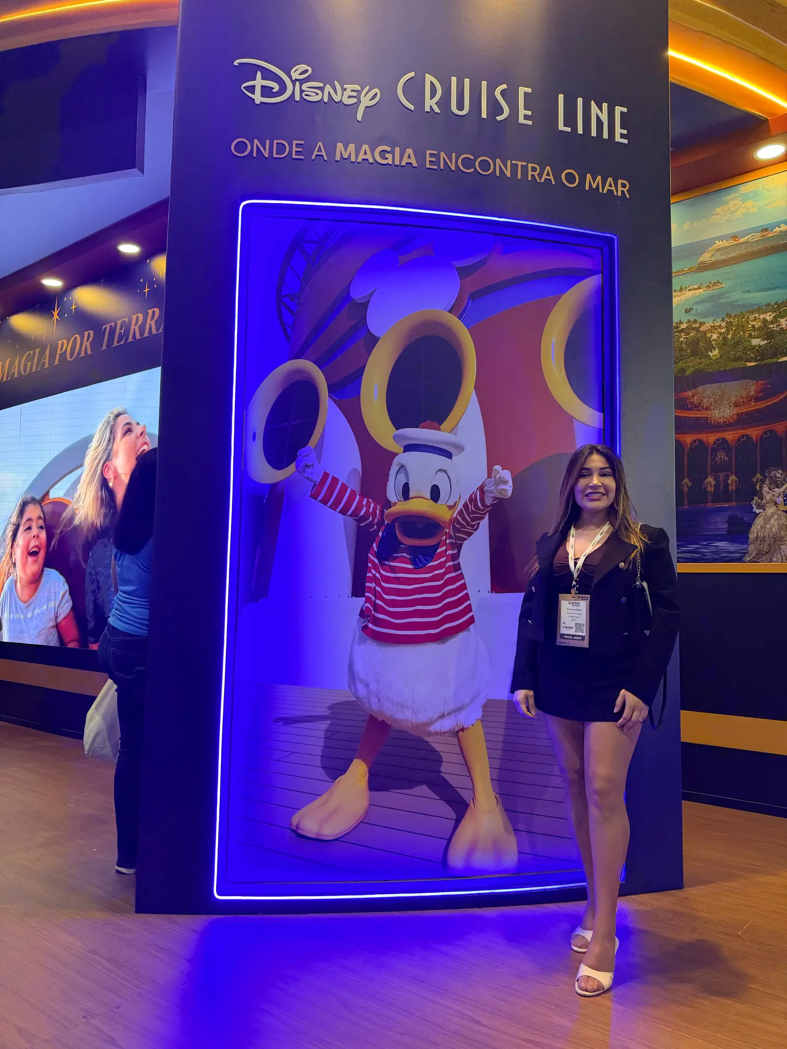 Silviene Dropa em um cruzeiro Disney